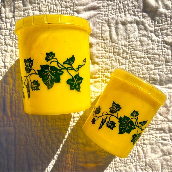 Vintage canisters - Picture 3 of 5